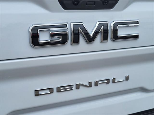 2026 GMC Sierra 2500HD Crew Cab, Standard Bed, Denali Ultimate, 4WD