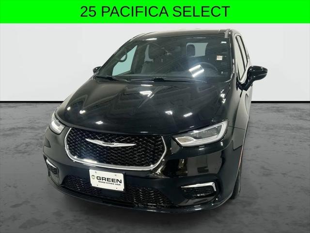 2025 Chrysler Pacifica Select for sale in East Moline, IL