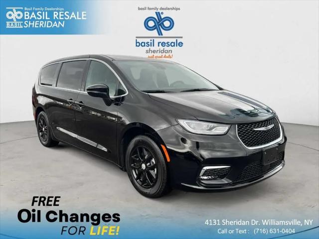 2025 Chrysler Pacifica Select for sale in Williamsville, NY