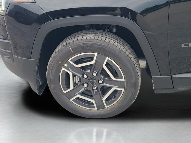 New 2026 Diamond Black Crystal Pearl-Coat Exterior Paint Jeep  image 25