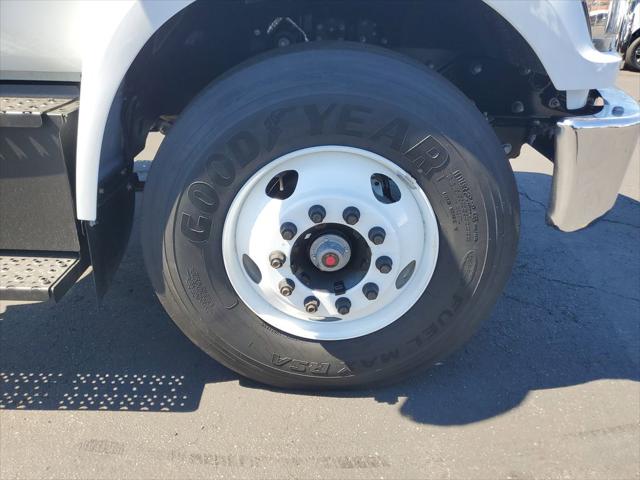 2027 Ford F-650 Straight Frame Gas Base