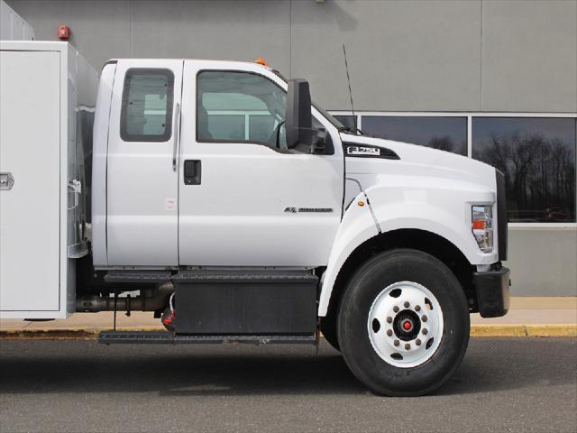 2022 Ford F-750 Unknown