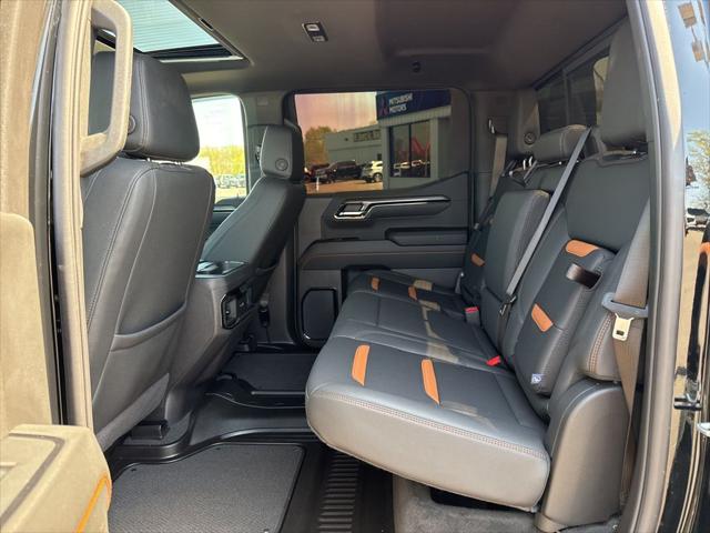 2025 GMC Sierra 1500 4WD Crew Cab Short Box AT4