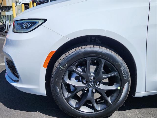 2026 Chrysler Pacifica Limited AWD