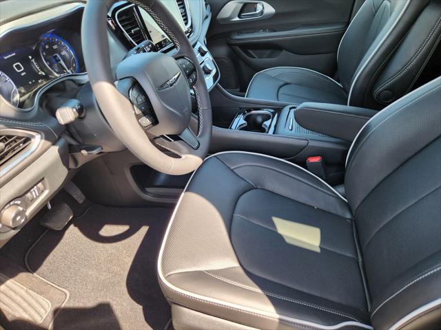2026 Chrysler Pacifica Limited AWD