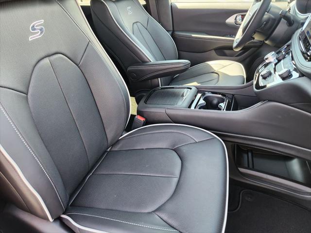 2026 Chrysler Pacifica Limited AWD