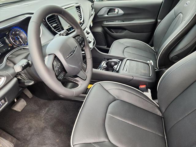 2026 Chrysler Pacifica Limited AWD