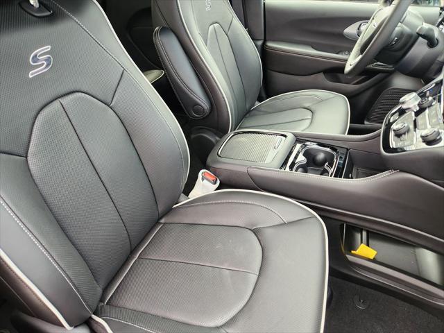 2026 Chrysler Pacifica Limited AWD