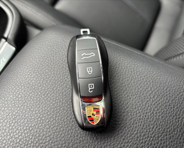 2026 Porsche Macan Base