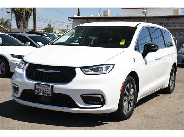 2024 Chrysler Pacifica Hybrid Select for sale in Fresno, CA