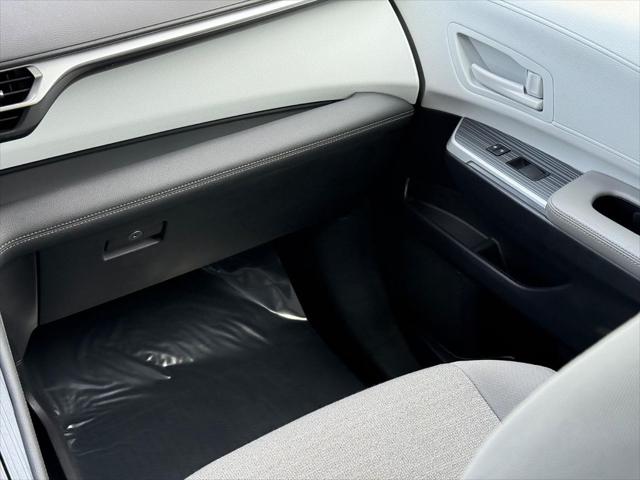 2025 Toyota Sienna LE
