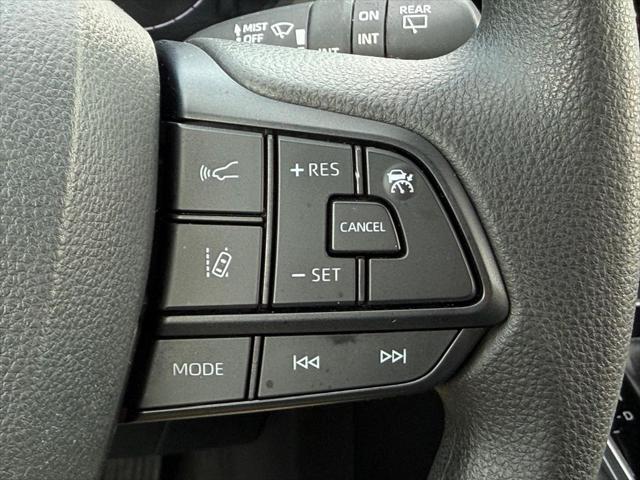2025 Toyota Sienna LE