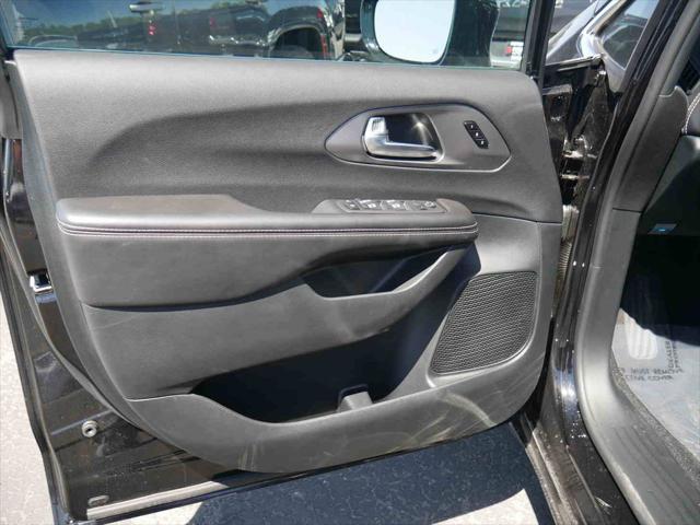 2026 Chrysler Pacifica Select AWD