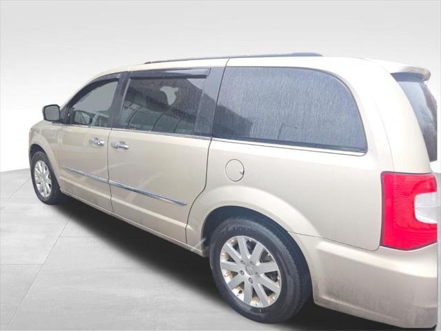 2016 Chrysler Town and Country Touring