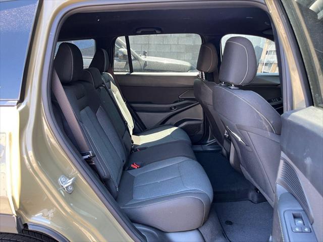 2026 Jeep Cherokee Laredo 4x4