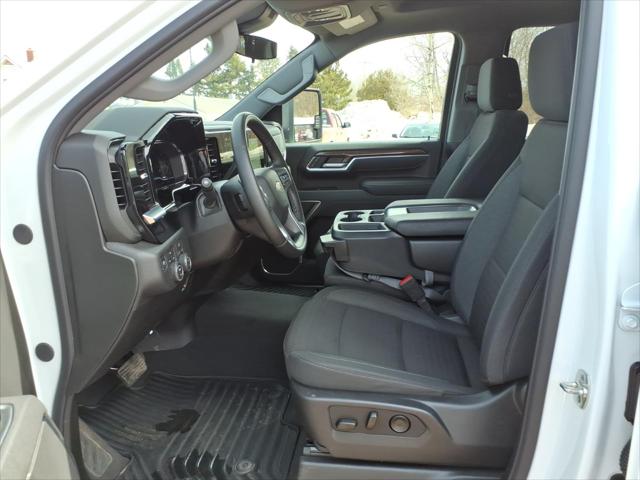 2025 Chevrolet Silverado 2500HD 4WD Crew Cab Standard Bed LT