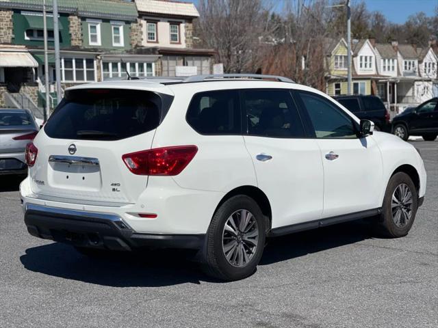 2017 Nissan Pathfinder SL
