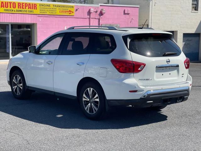 2017 Nissan Pathfinder SL