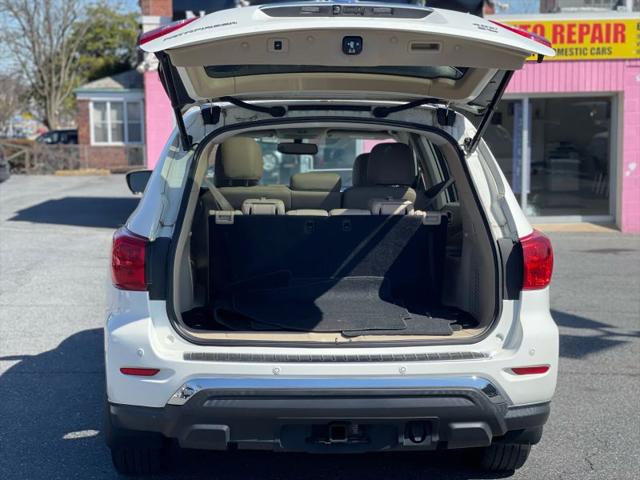 2017 Nissan Pathfinder SL