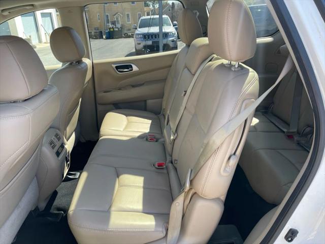 2017 Nissan Pathfinder SL