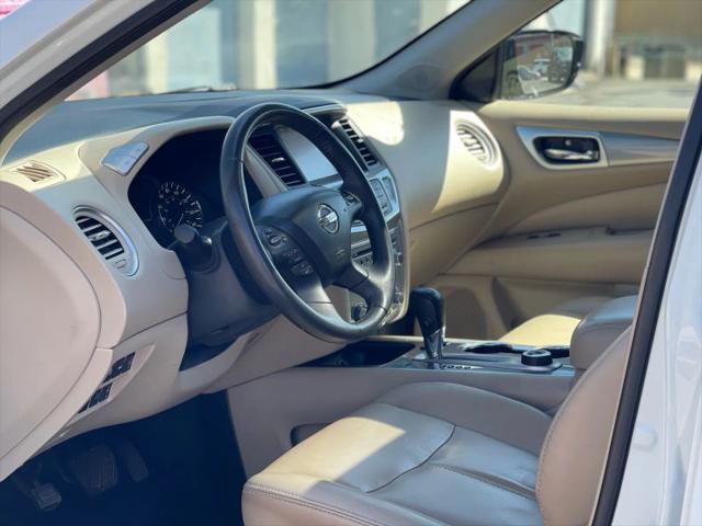2017 Nissan Pathfinder SL