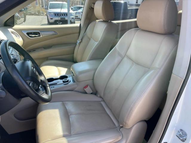 2017 Nissan Pathfinder SL