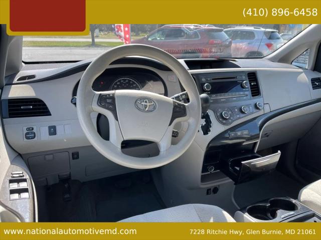 2012 Toyota Sienna LE V6 8 Passenger