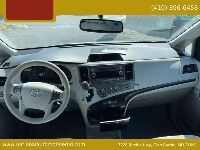 2012 Toyota Sienna LE V6 8 Passenger