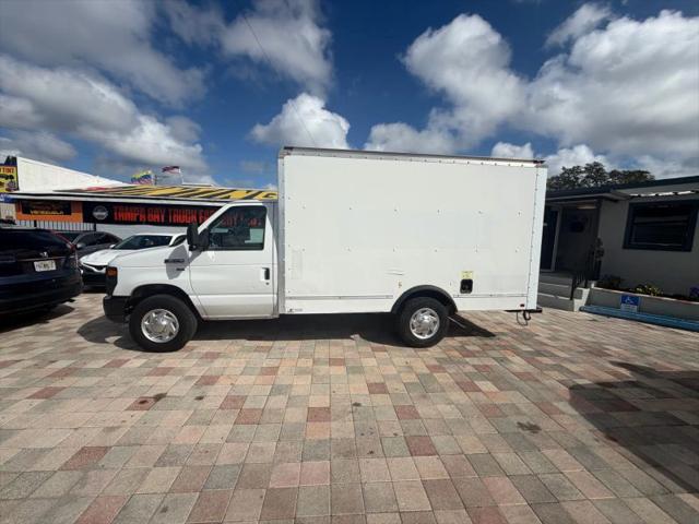 2014 Ford E-350 Cutaway Base