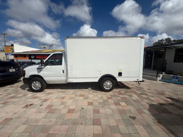 2014 Ford E-350 Cutaway Base