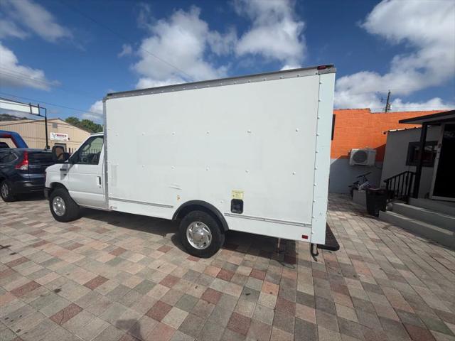 2014 Ford E-350 Cutaway Base