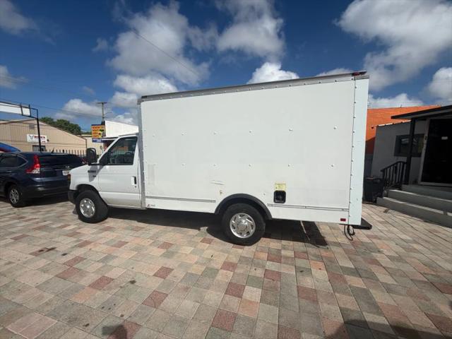 2014 Ford E-350 Cutaway Base
