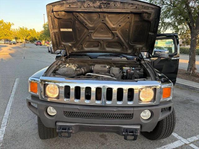 2006 HUMMER H3 Base
