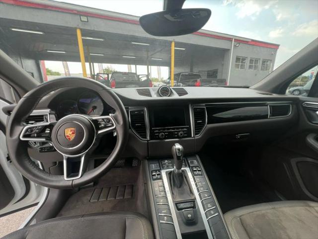 2015 Porsche Macan S
