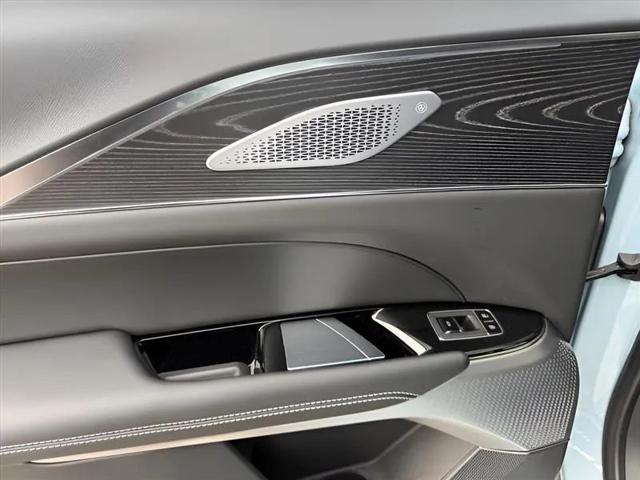 2024 Cadillac iQ Sport w/1SJ