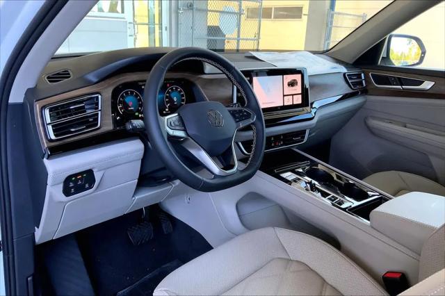 2026 Volkswagen Atlas SE with Technology