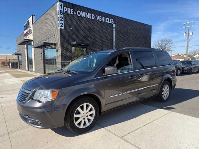 2016 Chrysler Town & Country Touring