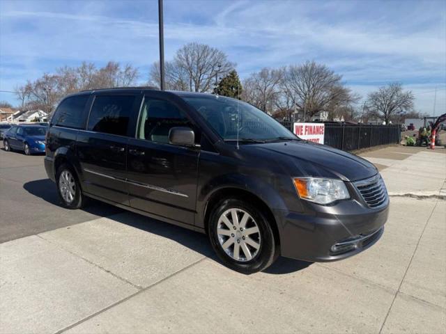 2016 Chrysler Town & Country Touring