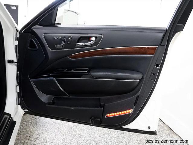 2015 Kia K900 Luxury