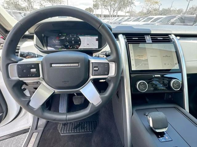 2025 Land Rover Discovery P300 S
