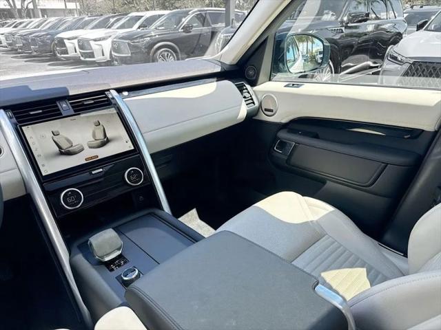 2025 Land Rover Discovery P300 S