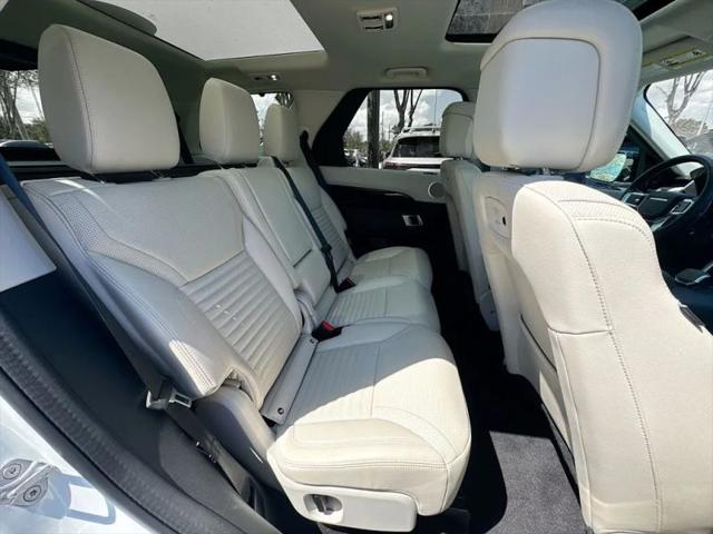2025 Land Rover Discovery P300 S