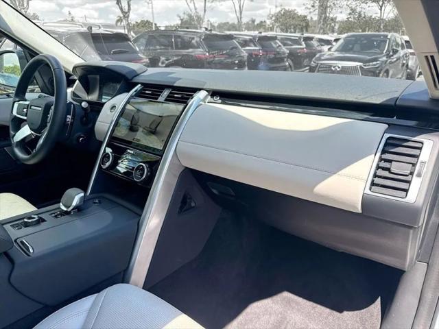 2025 Land Rover Discovery P300 S