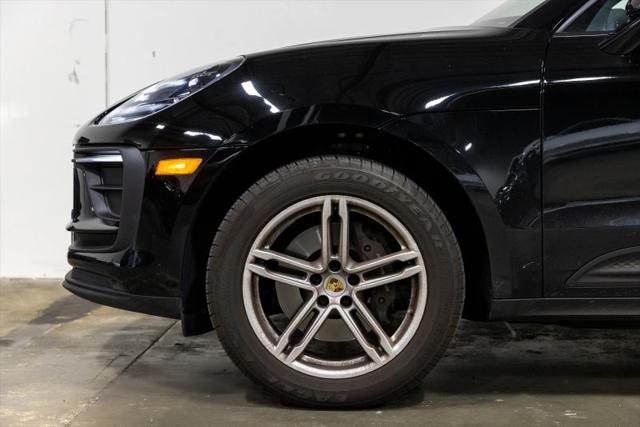 2023 Porsche Macan Base