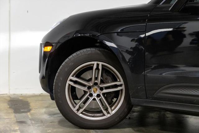 2023 Porsche Macan Base