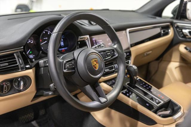 2023 Porsche Macan Base