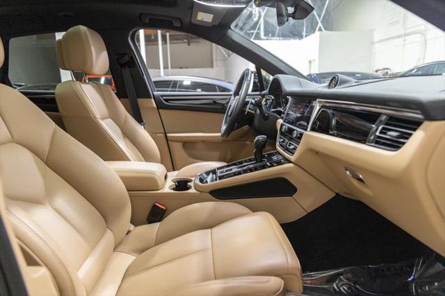 2023 Porsche Macan Base