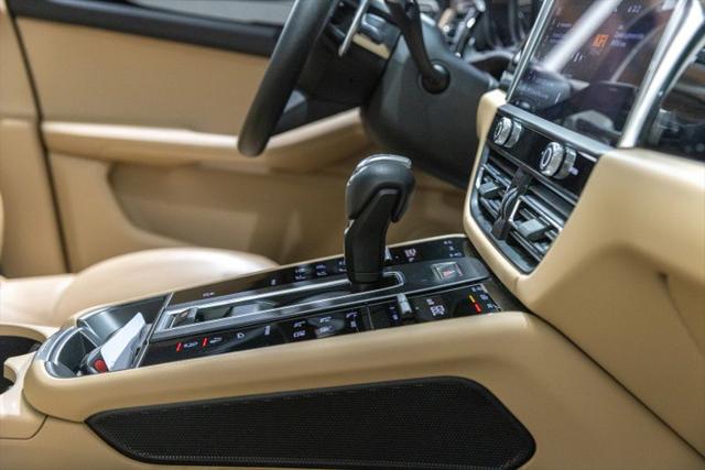 2023 Porsche Macan Base
