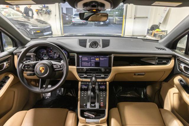2023 Porsche Macan Base