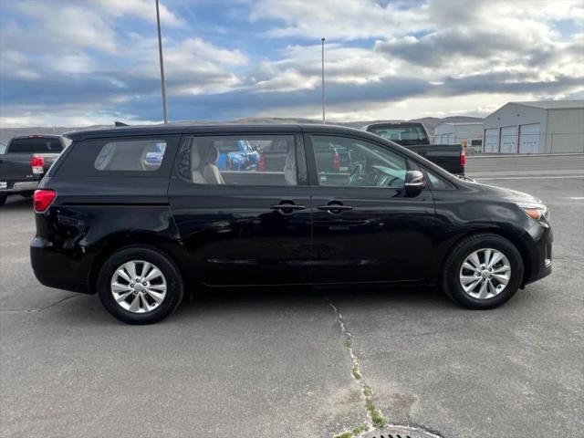 2017 Kia Sedona L